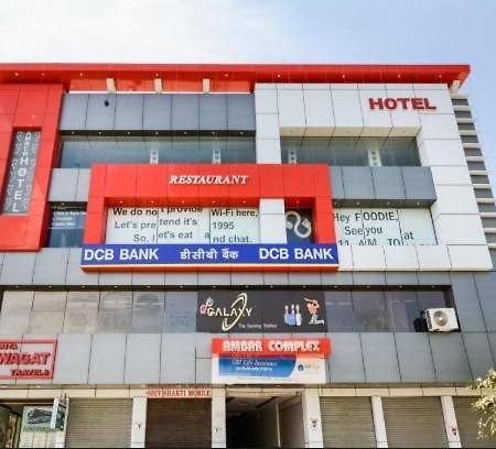 Amber Hotel Barmer Esterno foto